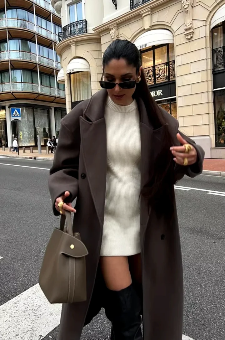 Women's Oversized Longline Double-Breasted Wool Coat - Image 4