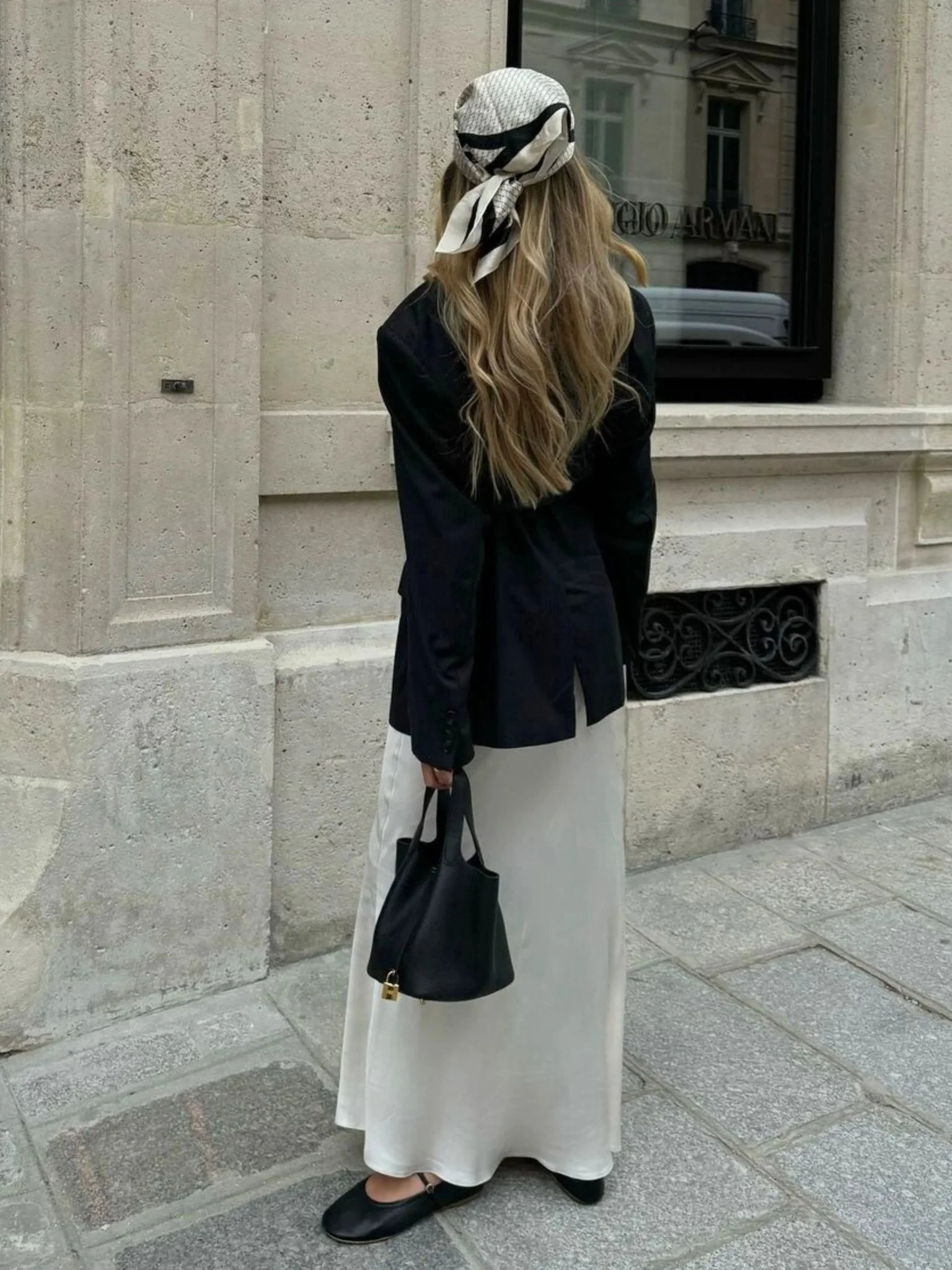 Luxe Taupe Leather Bucket Bag - Image 8