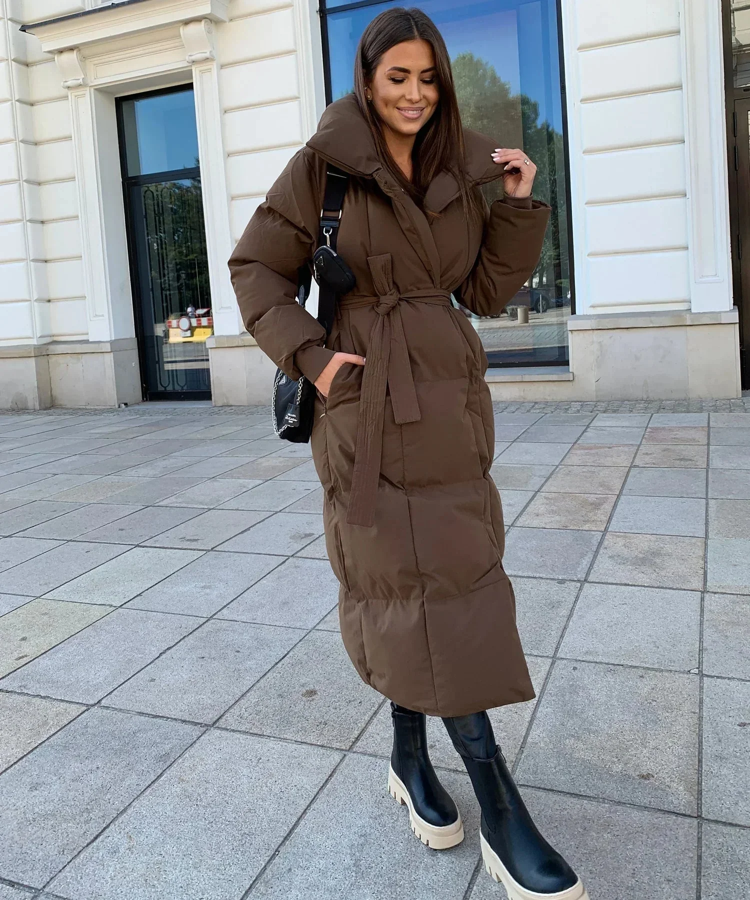 Comfortable long winter puffer jacket for women - Image 8