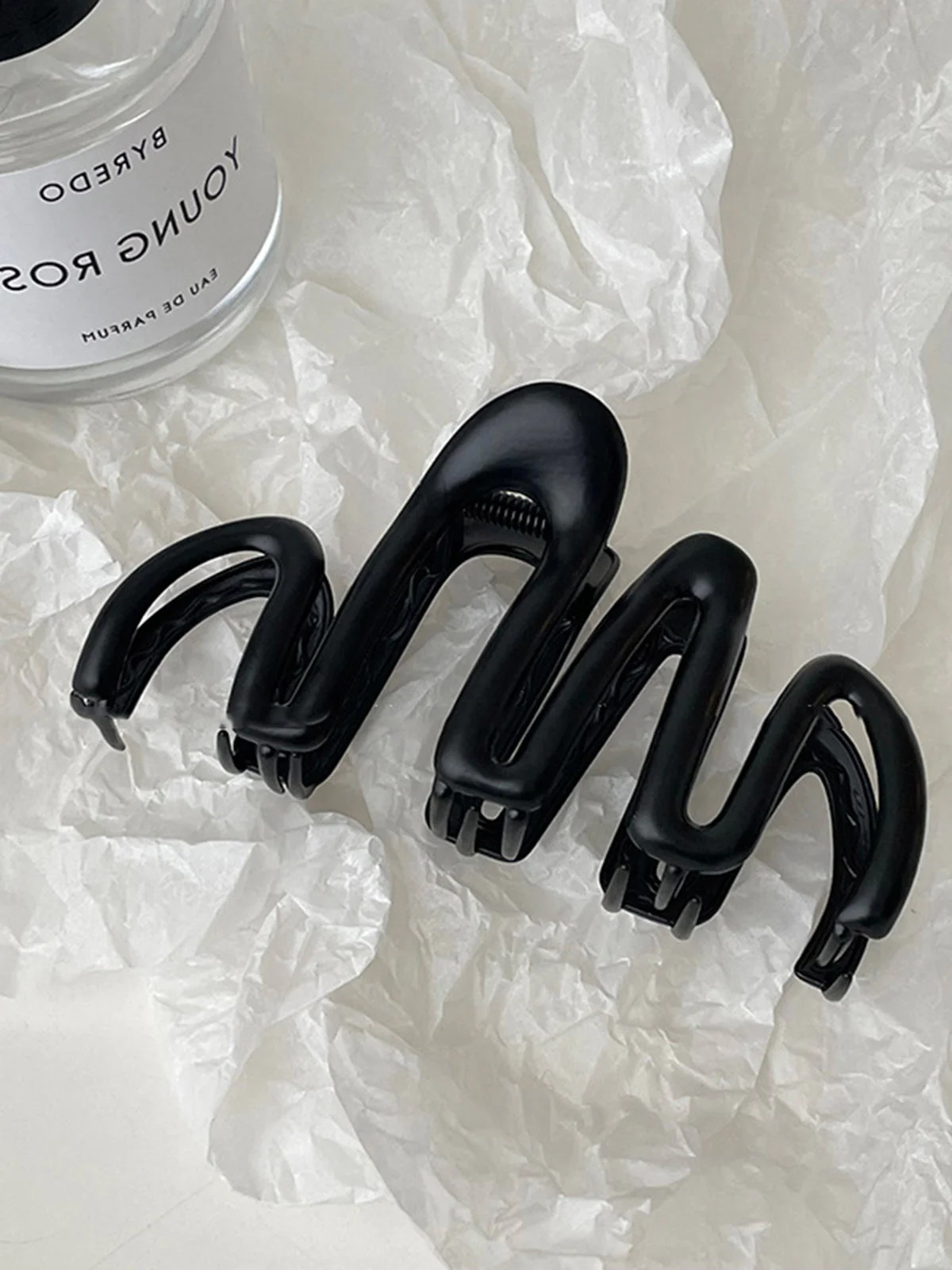 Essential Hair Claw - Image 5