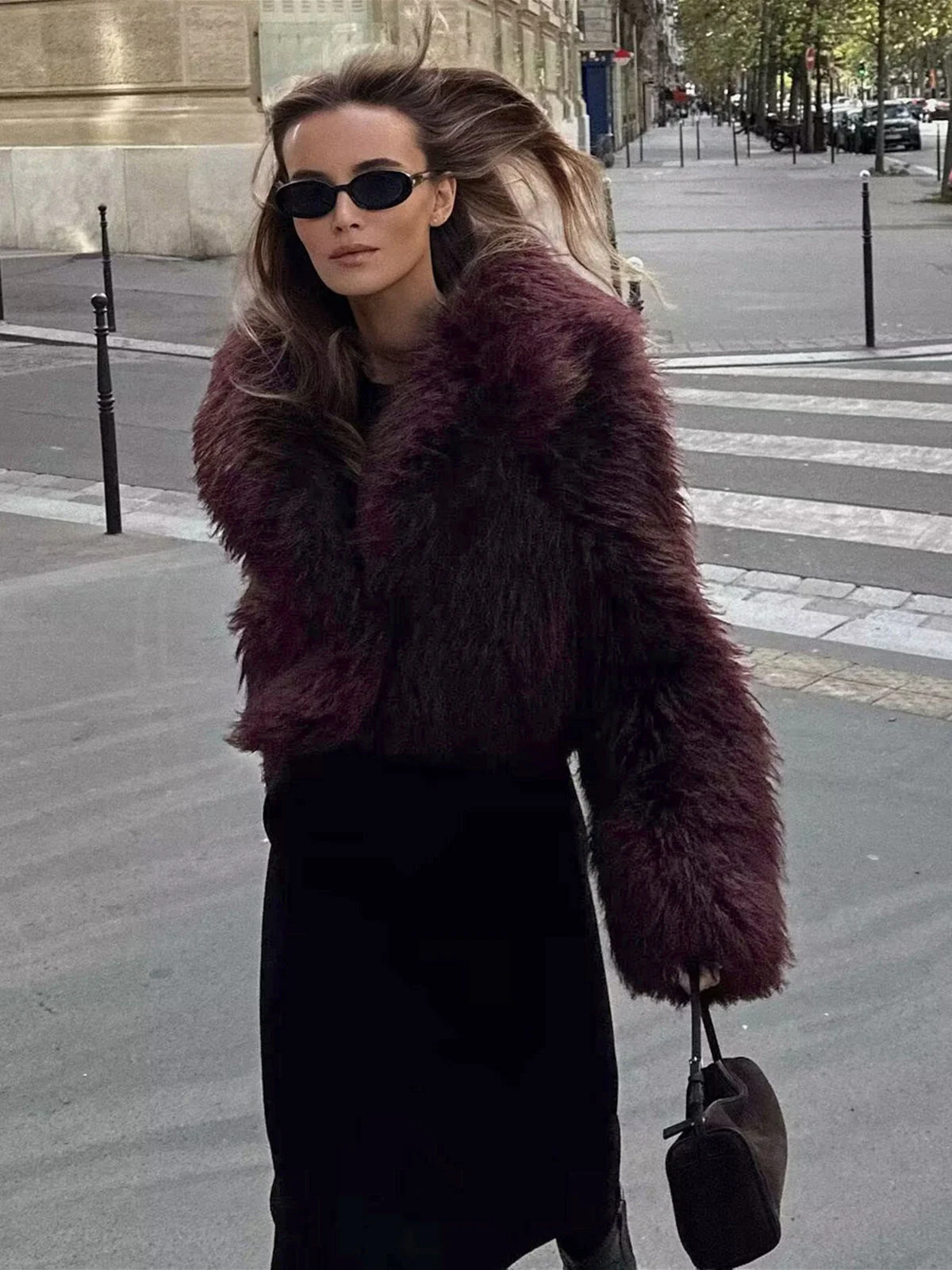 Women's Cropped Faux Fur Coat - Image 5