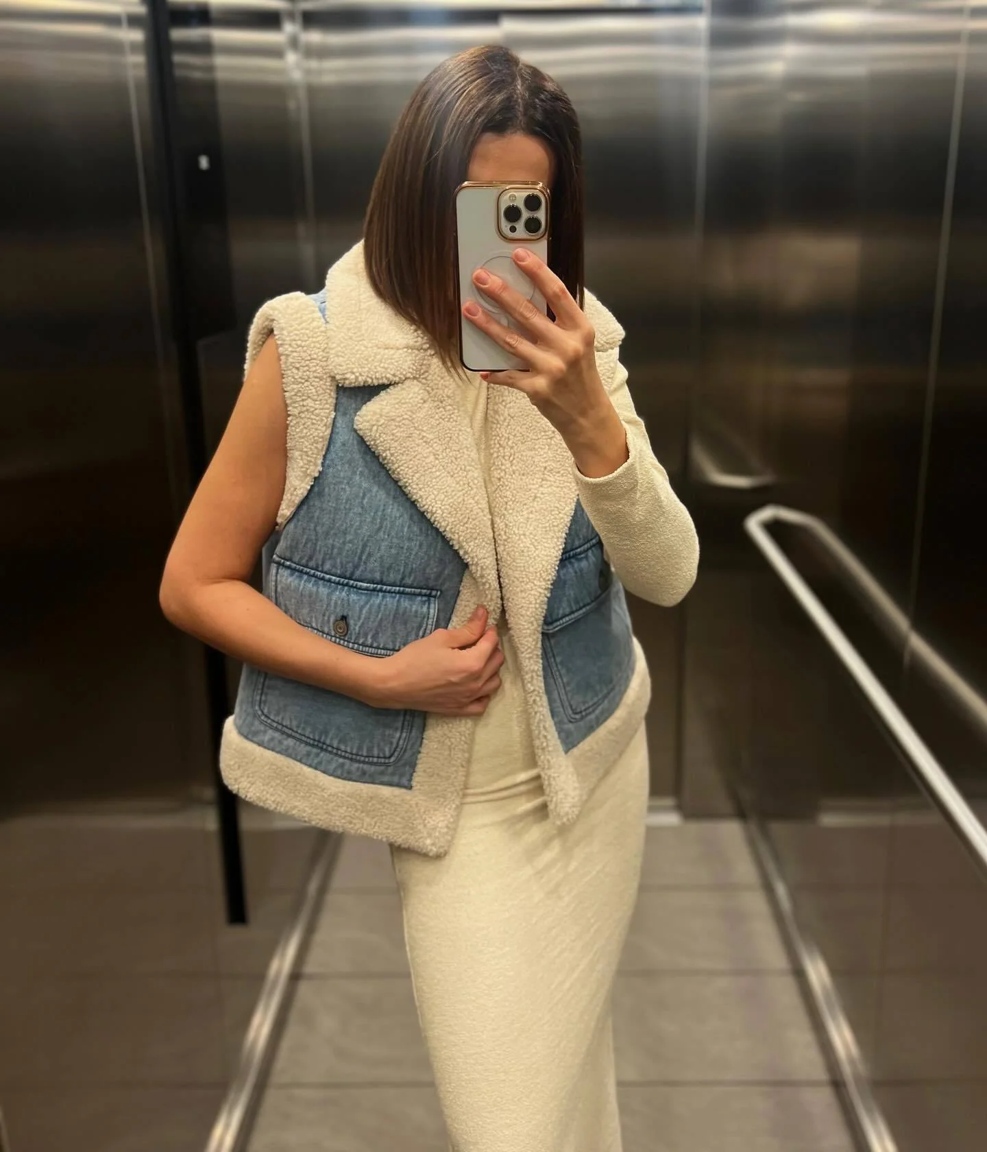 Women's Vintage Shearling Denim Vest - Image 6