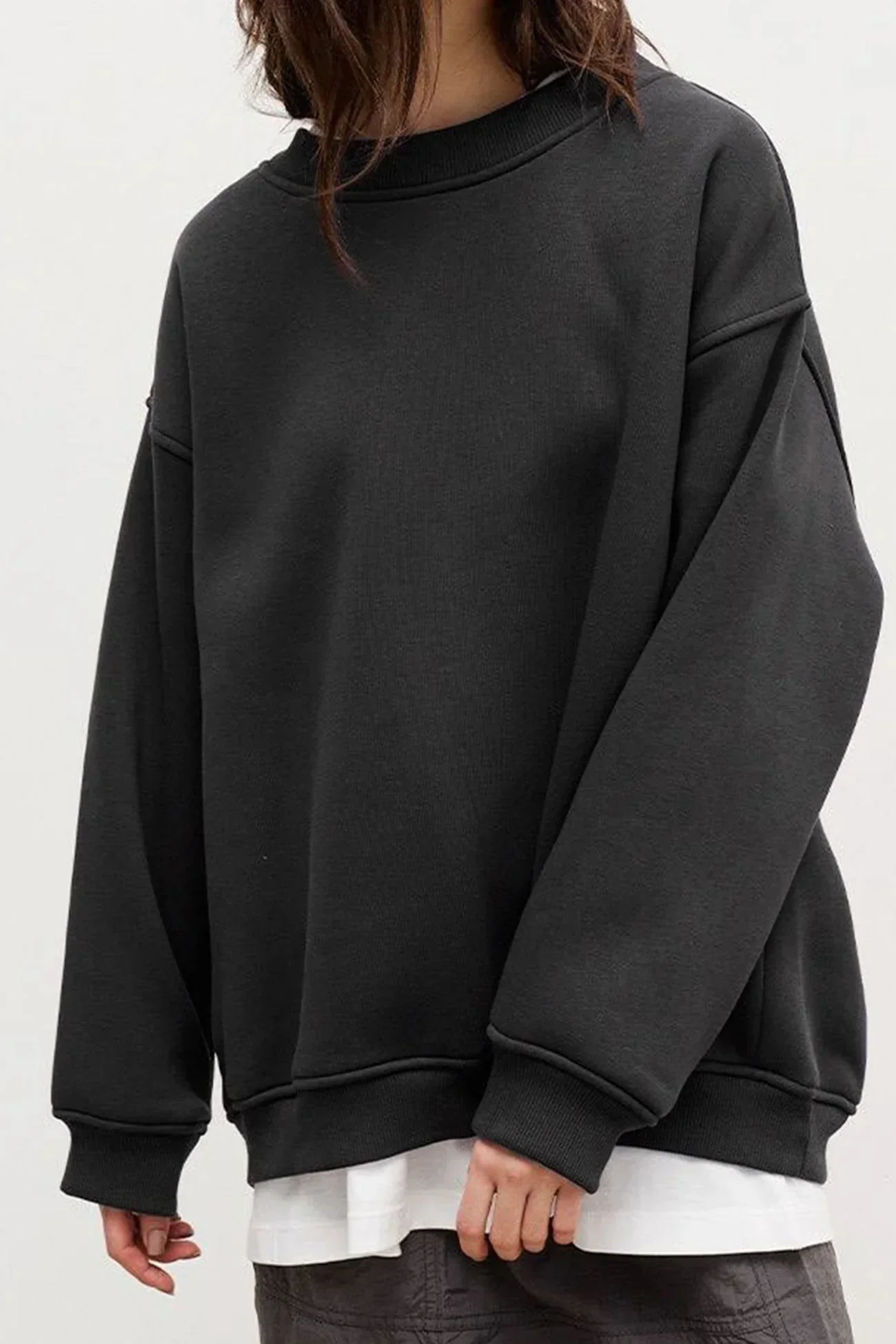 Women's Oversized sweatshirt with round neck - Image 7