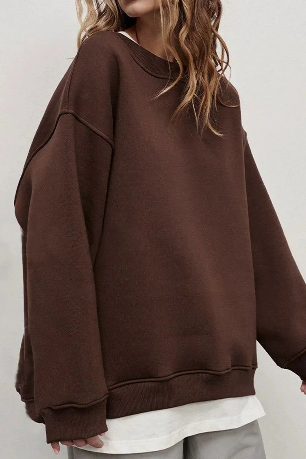Women's Oversized sweatshirt with round neck - Image 9