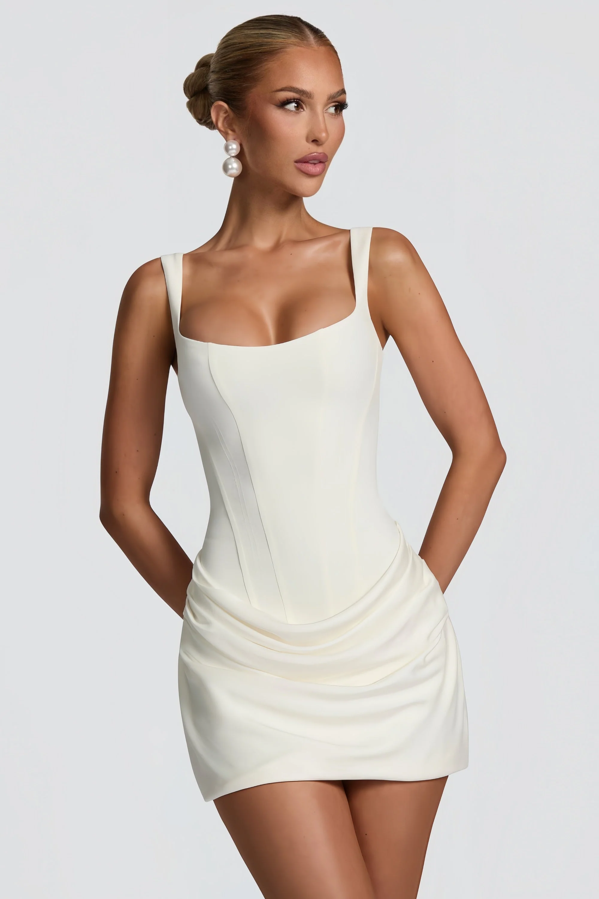 Elegant White Ruched Bodycon Party Mini Dress - Image 4