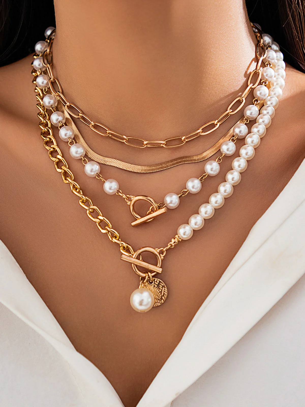 Pearl Decor Chain Layered Necklace - Image 3