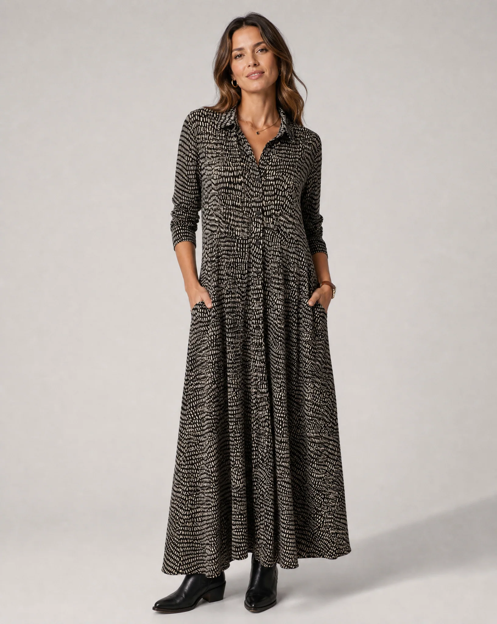 Long Relaxed Dress With V-Neck - Image 4