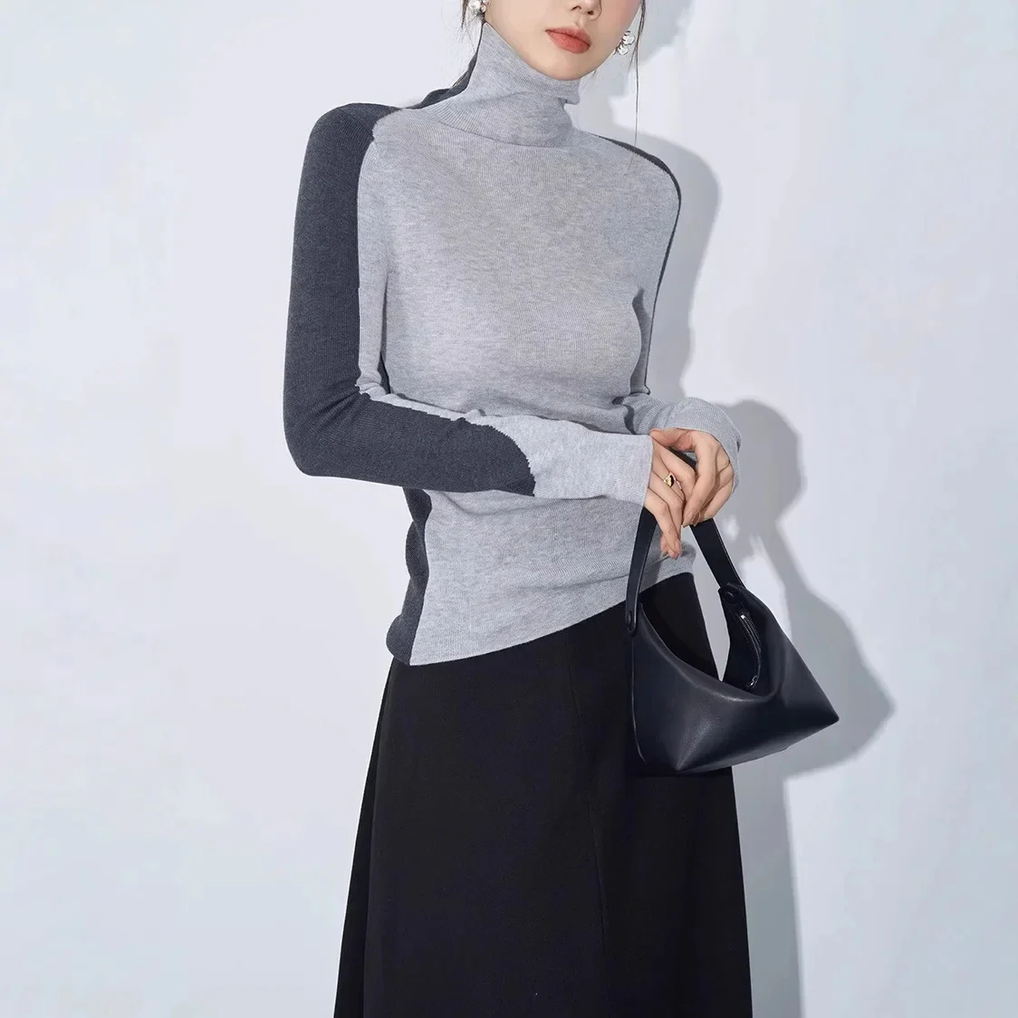 Mock Neck Contrast Sleeve Top - Image 5