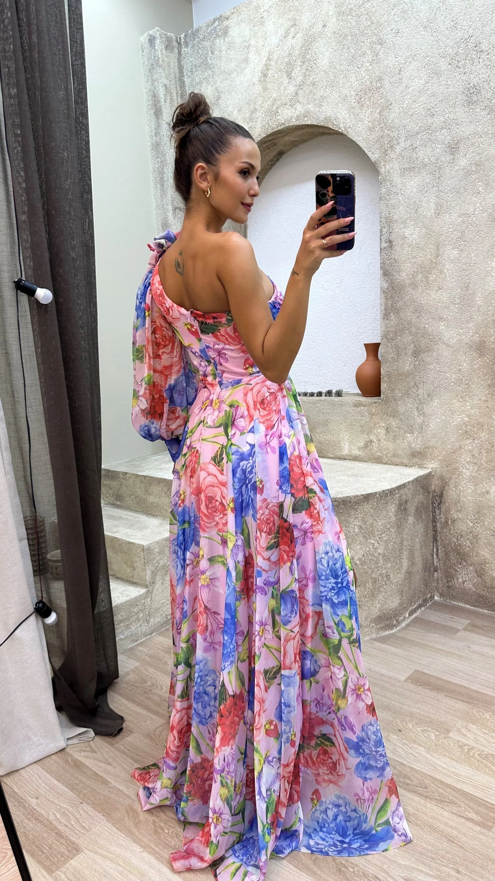 Elegant Flowy Shoulder Dress for Summer Events - Image 2