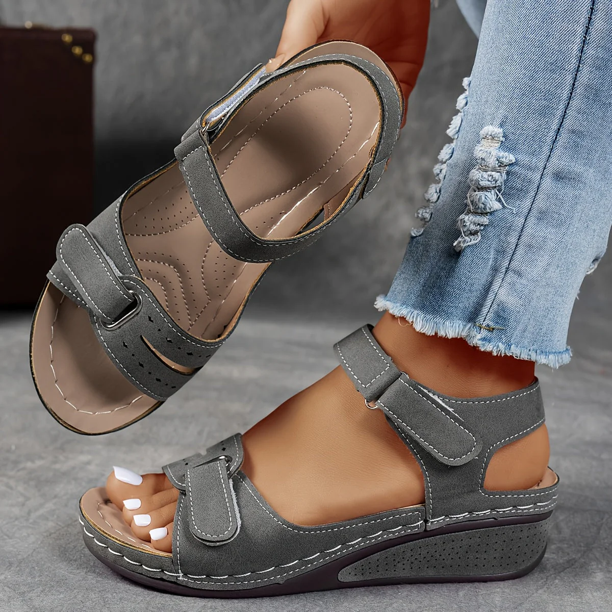 Women's Comfort Sandals with Adjustable Straps - Image 4