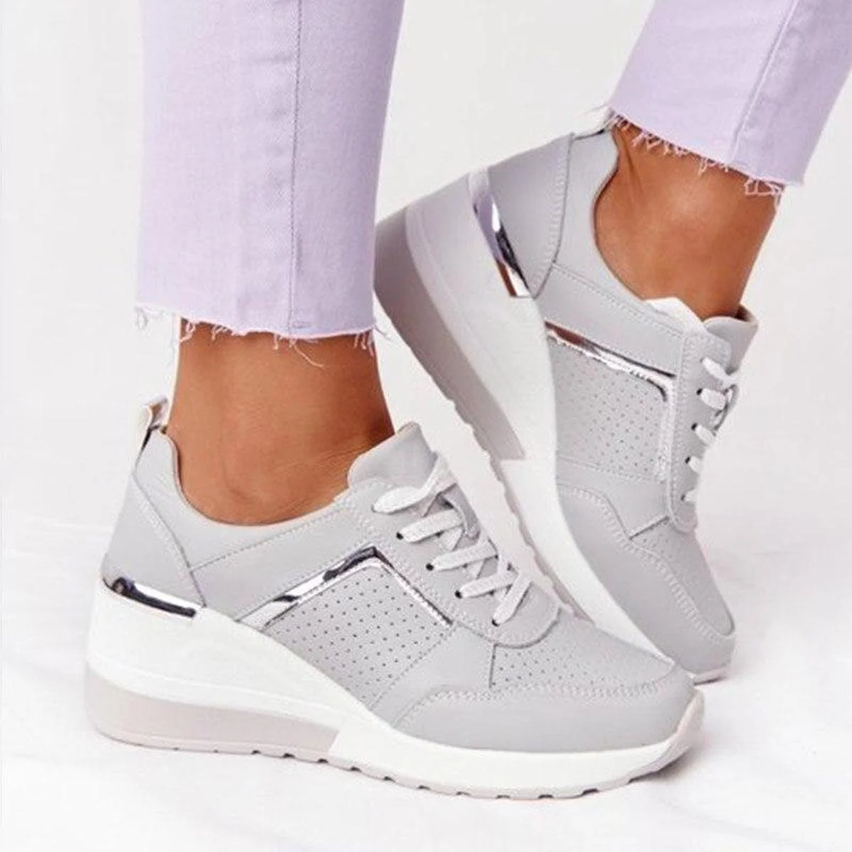 Women's Everyday Sneakers For Foot Pain Relief - Image 3